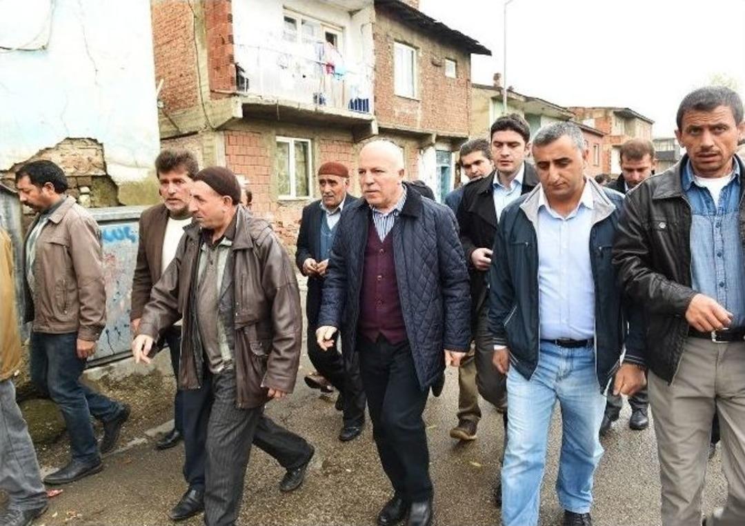 Başkan Sekmen, Mahallelerde Vatandaşları Dinliyor