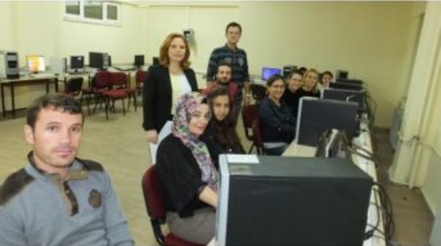 Burhaniye’de Bilgisayar Kurslarına Yoğun İlgi