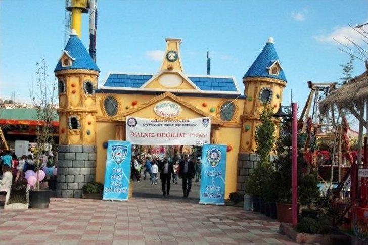 Çocuklar Ve Polisler Lunaparkta Doyasıya Eğlendi G3