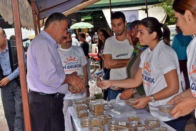 Antalya’da 25 Bin Kişiye Aşure İkramı