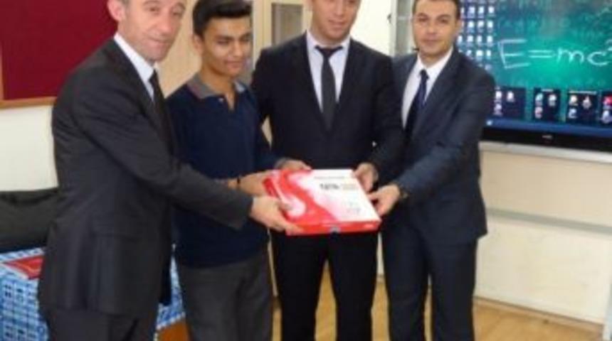 Burhaniye İmam Hatip De Tablet Sevinci