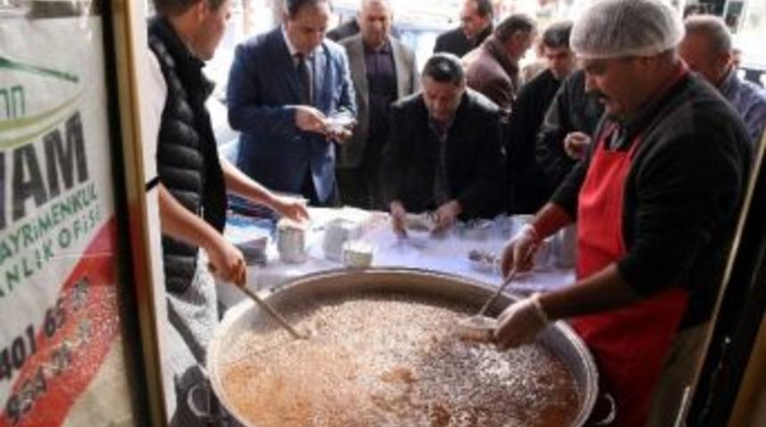 Kulu&rsquo;da Aşure İkramı