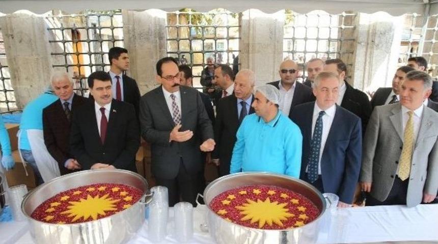 Cumhurbaşkanlığından Ey&uuml;p&rsquo;te Aşure İkramı