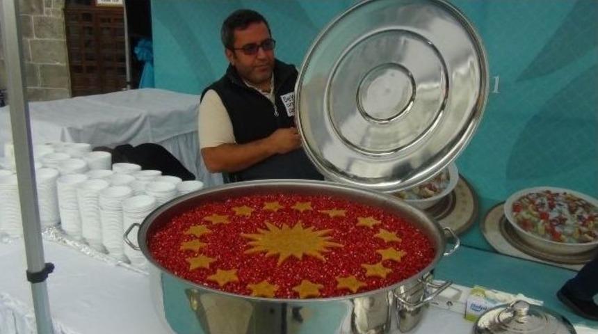 Cumhurbaşkanlığı&rsquo;nca Diyarbakır&rsquo;da Aşure Dağıtıldı