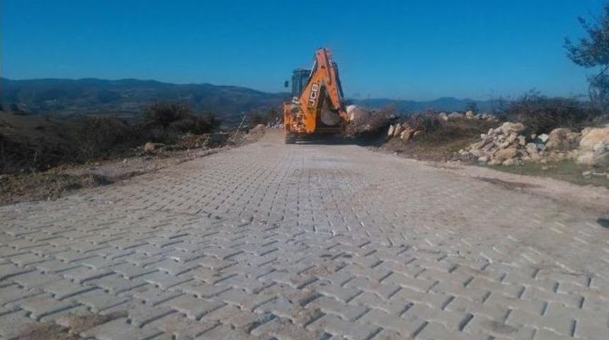 G&ouml;rdes&rsquo;in Yolları Yenileniyor