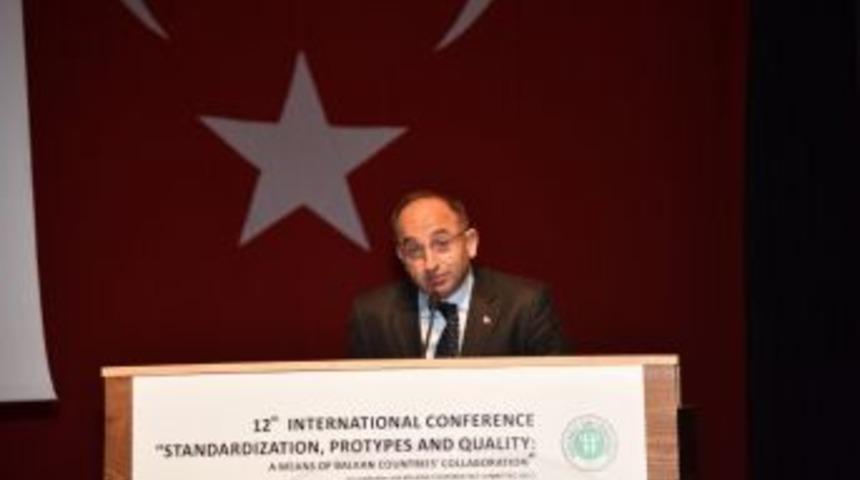 Başkan &Uuml;z&uuml;lmez Balkanların Dekanlarına Seslendi