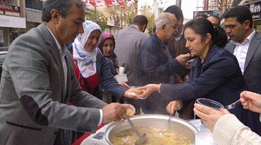 Mhp Kadın Kolları Aşure İkramında Bulundu