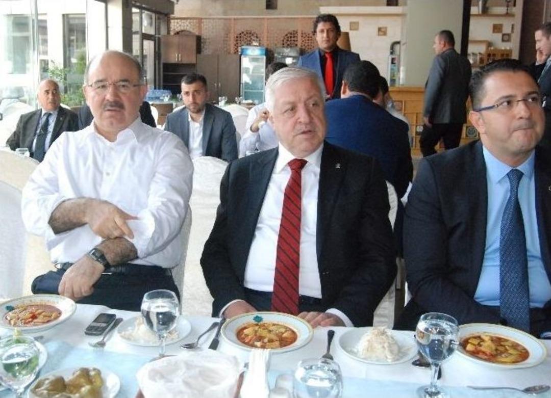 Uzer Ve &Ccedil;elik Gaziler Caddesi Esnafını Ziyaret Etti