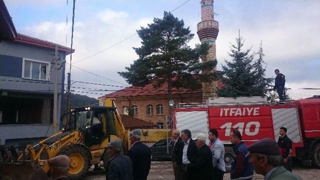 İn&ouml;n&uuml;&rsquo;de Ev Yangını