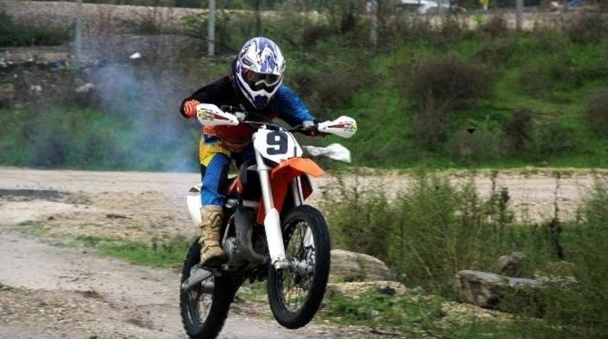 (&ouml;zel Haber) 12 Yaşındaki Murathan&rsquo;ın Hızına Kimse Yetişemiyor