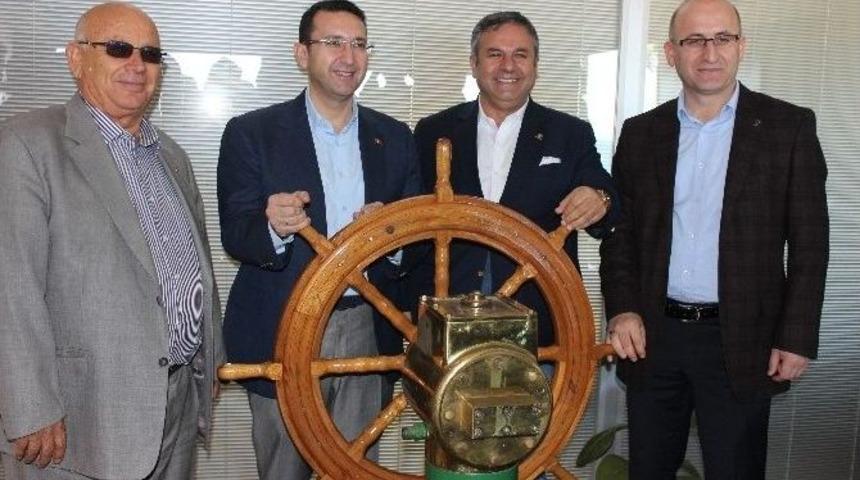 Ak Parti İzmir Milletvekili Adayı Turhan, Aliağa&rsquo;da