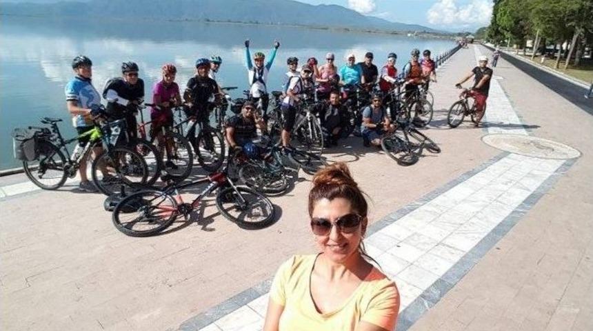 H&uuml;rpedal, Gizli Kalmış Yerleri Bisikletlerle Dolaşıyor