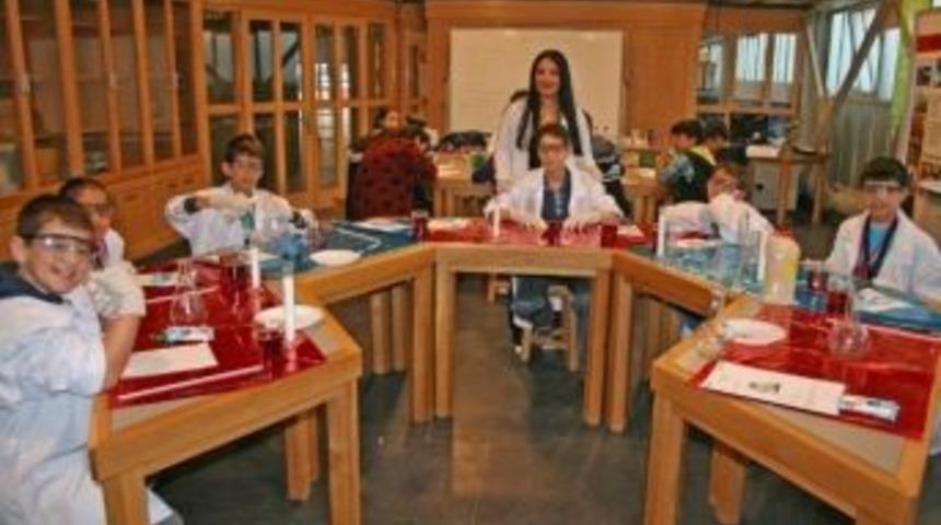 Bilim Merkezi&rsquo;nde Bayrak Temalı At&ouml;lye &Ccedil;alışmaları Yapılacak