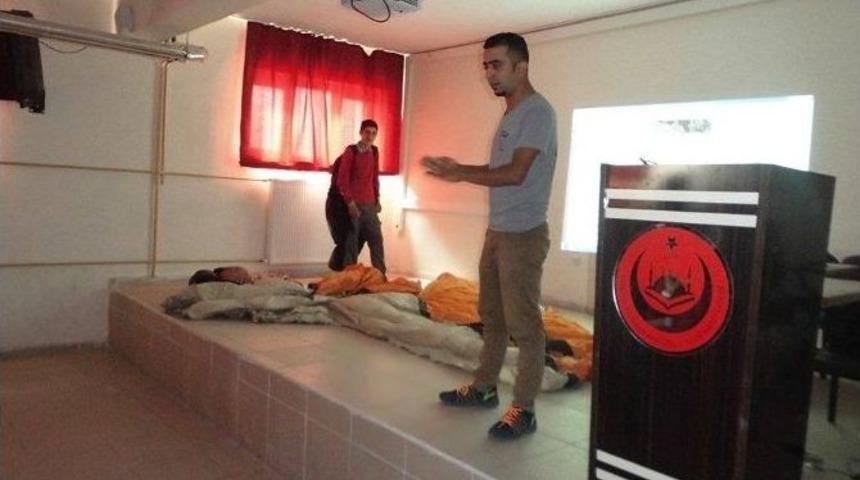 &Ouml;ğrenciler Yama&ccedil; Paraş&uuml;t&uuml;n&uuml; Tanıdı