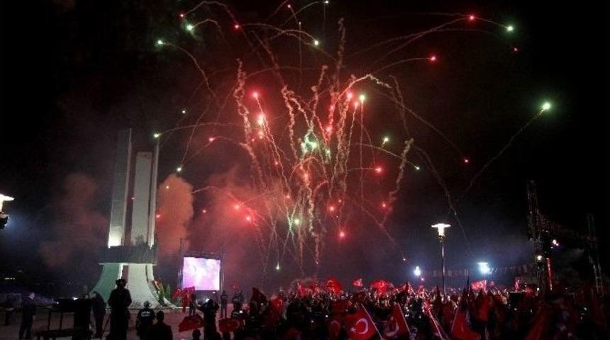 Karşıyaka&rsquo;da Cumhuriyet Bayramı&rsquo;na Muhteşem Kutlama Programı