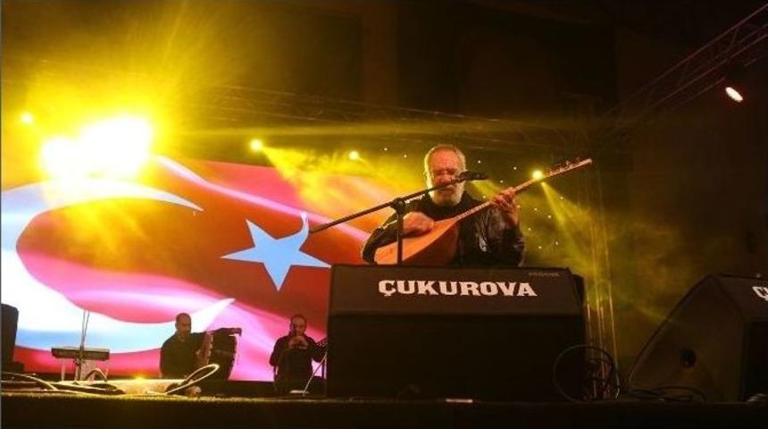 Kardeşlik Mesajı Sahneden Verildi