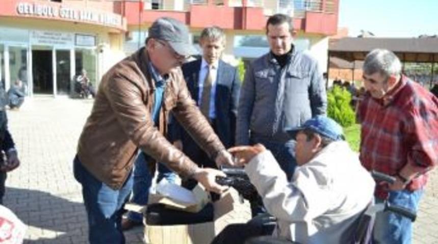 Belediye İş Sendikası &Uuml;yelerinden &Ouml;ze L Bakım Merkezine Malzeme Desteği