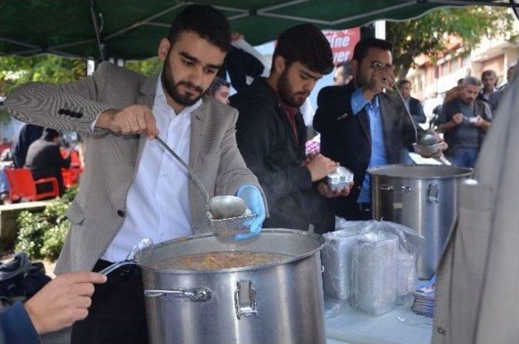 Ak Gençler 500 Kişilik Aşure Dağıttı G1