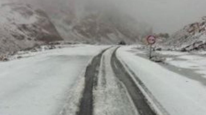 Van&rsquo;da Kar Yağışı