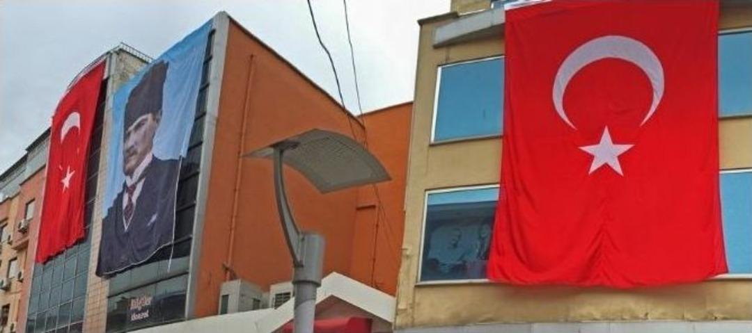 Giresun Bayraklarla S&uuml;sleniyor