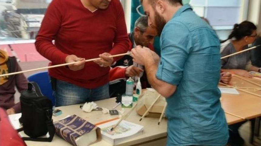 Nilsem Kursiyerleri Geleneksel Ok Yapımını &Ouml;ğreniyor