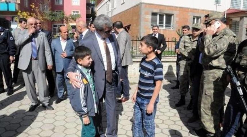 Vali &Ccedil;ınar&rsquo;ın Hizan Ziyareti