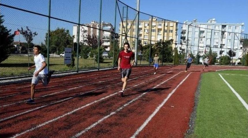 Gen&ccedil;ler Cumhuriyet İ&ccedil;in Koştu