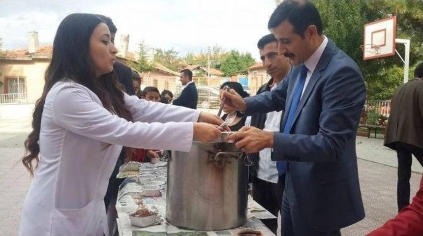 H&uuml;rriyet Ortaokulu&rsquo;nda Aşure G&uuml;n&uuml; Etkinliği