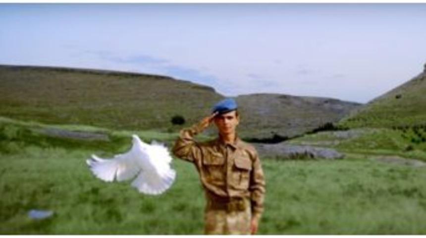 Faruk &Ccedil;elik, Reklam Filmleriyle Dikkat &Ccedil;ekiyor