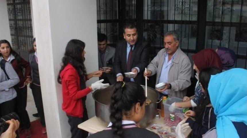 Z&uuml;beyde Hanım Lisesi&rsquo;nde Aşure Etkinliği