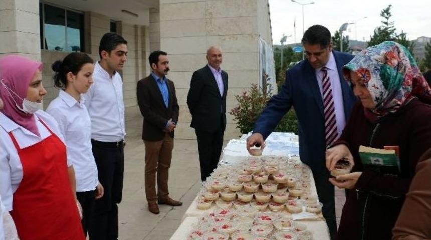 Kb&uuml;&rsquo;de Aşure İkramı Yapıldı