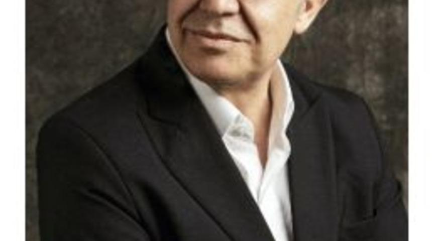 Z&uuml;lf&uuml; Livaneli Okuyucularıyla Akasya Acıbadem&rsquo;de Buluşacak