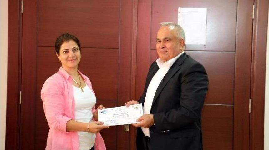 Girişimci Adayları, Sertifikaları Başkan Tollu&rsquo;nun Elinden Aldı