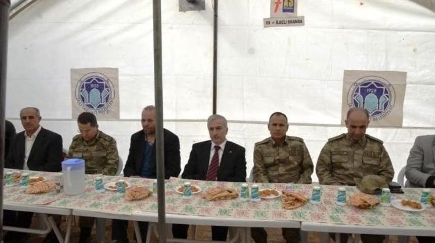 Vali Kam&ccedil;ı, G&ouml;rev Şehidi G&uuml;ler&rsquo;in Mevlitine Katıldı