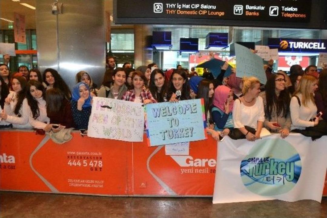 (&ouml;zel Haber) Atat&uuml;rk Havalimanı&rsquo;nda Cnblue İzdihamı