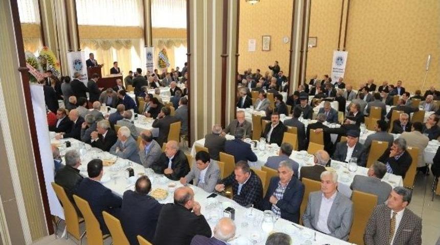 Belediyeden 102 Mahalle Muhtarına Diz&uuml;st&uuml; Bilgisayar