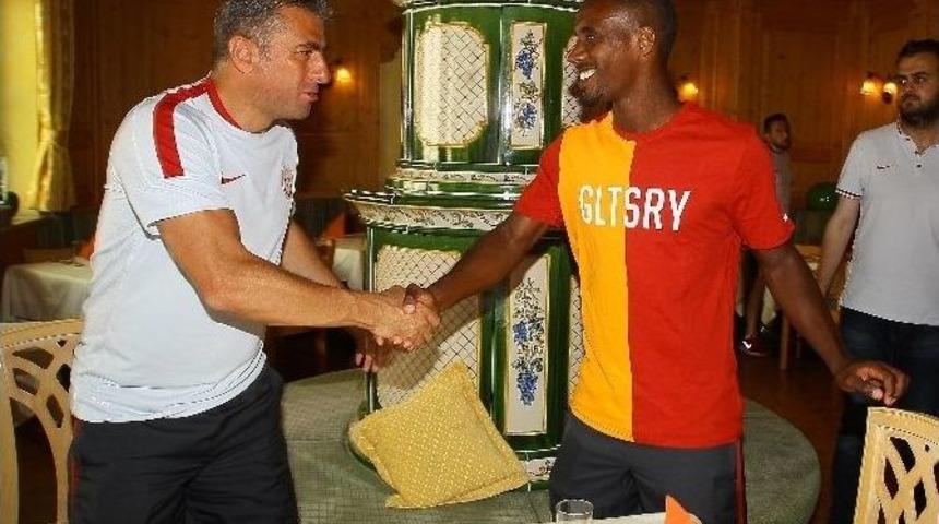 Galatasaray&rsquo;da Carole Şoku