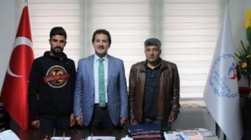 Vanlı Atletlere B&uuml;y&uuml;k Kul&uuml;plerden Teflif