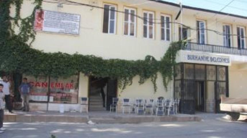 Burhaniye&rsquo;de Belediye Eski Binası Tescile Değer Bulunmadı