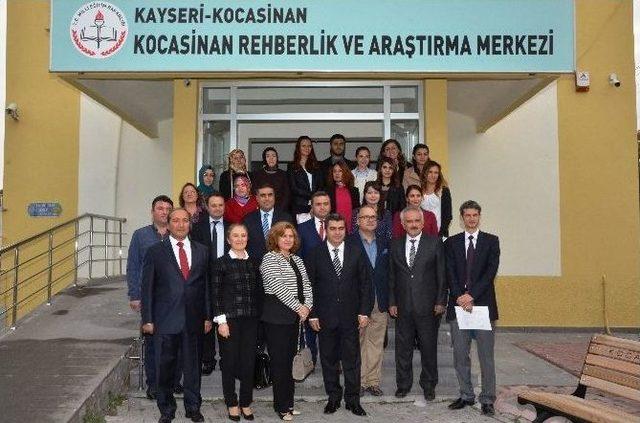 Vali Düzgün Psikolojik Danışmanlara Sertifika Törenine Katıldı