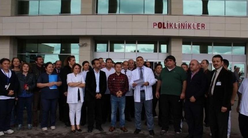 Sağlık &Ccedil;alışanlarından Ter&ouml;re Tepki