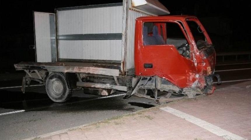 Kulu&rsquo;da Tır İle Kamyonet &Ccedil;arpıştı: 1 Yaralı