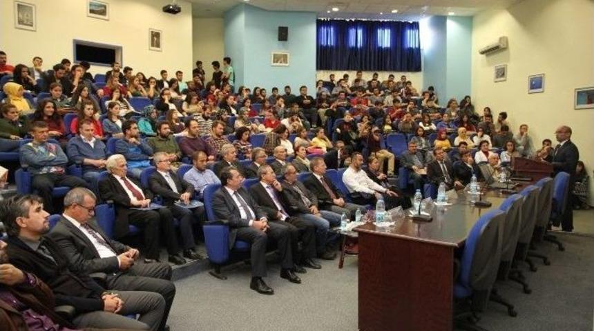 Pa&uuml;&rsquo;de &lsquo;cumhuriyetin 92.yılında Bilim&rsquo; Paneli