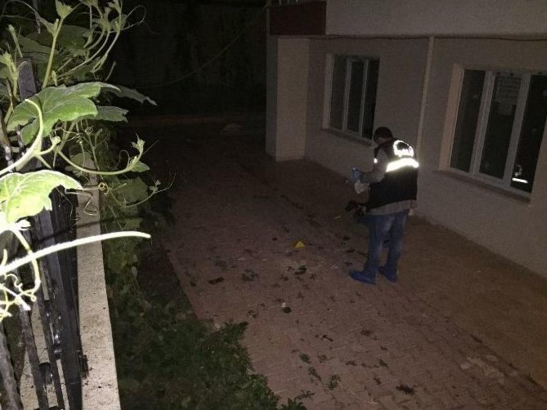 Teras Katından D&uuml;şen Ağır Yaralı Gen&ccedil;, Hastanede Hayatını Kaybetti