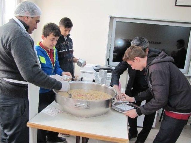 Hisarcık Anadolu Lisesi’nde Aşure Etkinliği