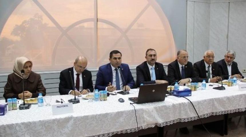 Bakan Şimşek G&uuml;n&uuml;n İlk Buğday Satışını Yaptı