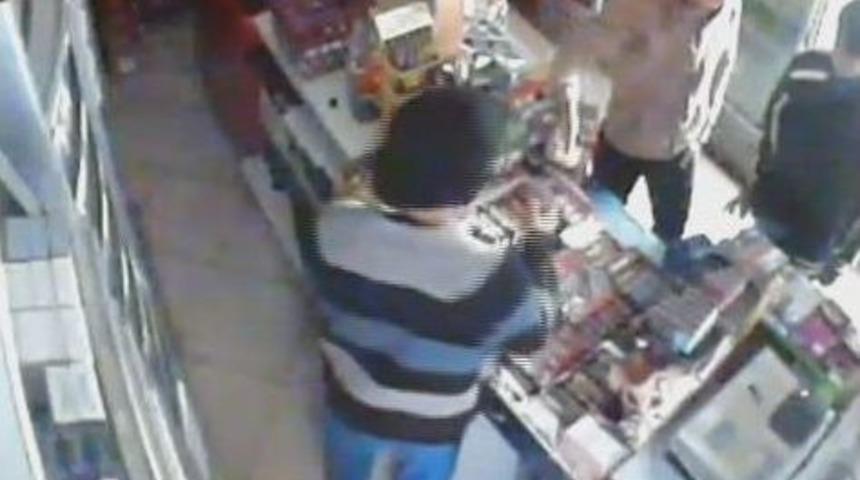 Hırsızlar Soydukları Markette Satış Yaptı