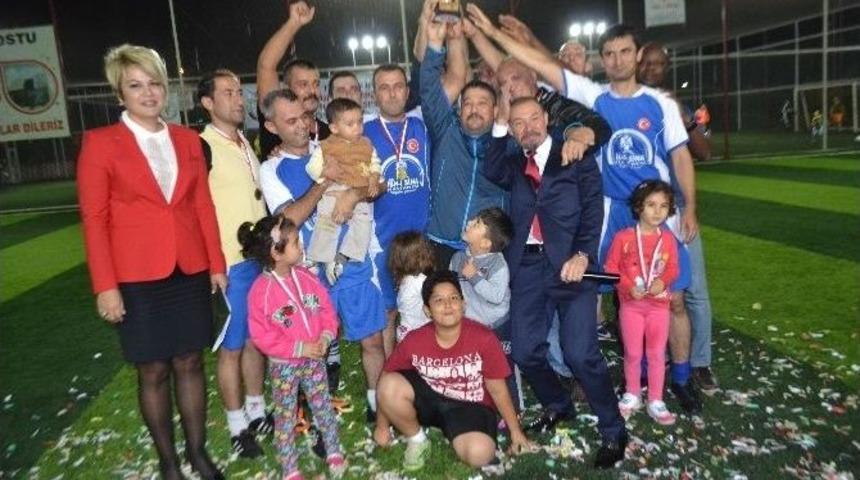 Cumhuriyet Kupası Futbol Turnuvası Sona Erdi
