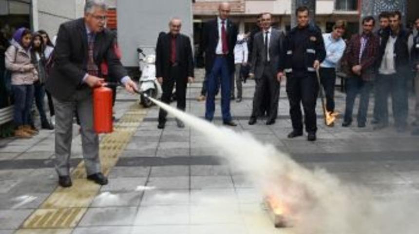 Belediye Personeline Yangın Tatbikatı