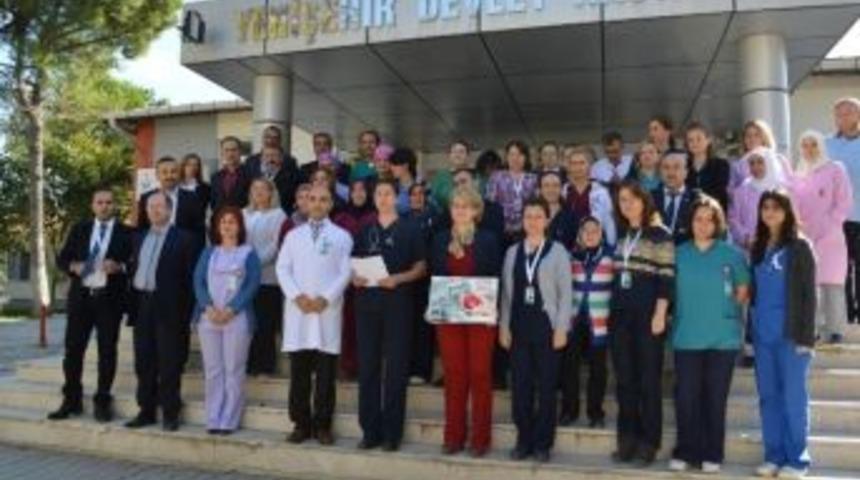 Sağlık &Ccedil;alışanları Ter&ouml;r&uuml; Lanetledi